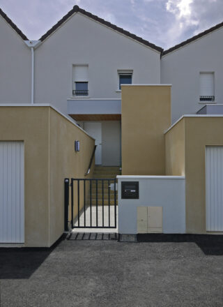 façade entrée nord maison jardins lagor